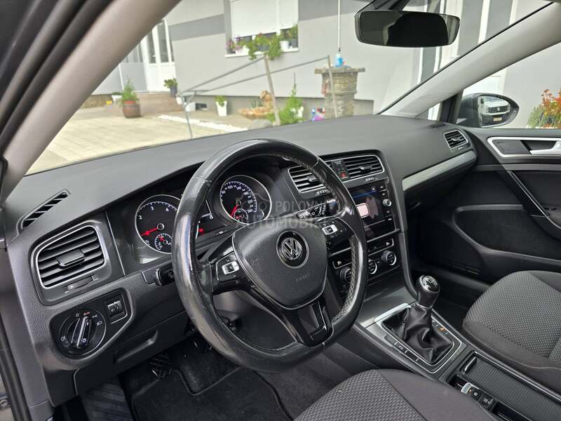 Volkswagen Golf 7 1.6TDI//COMFORTLINE/