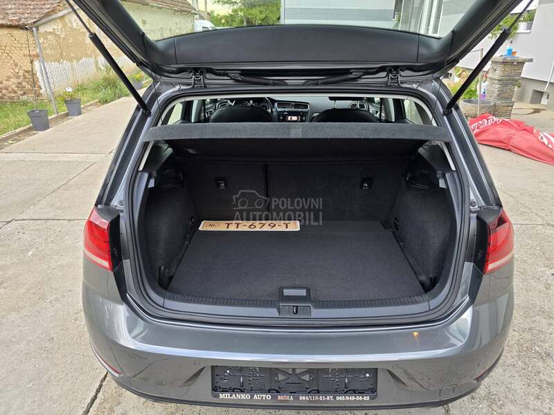 Volkswagen Golf 7 1.6TDI//COMFORTLINE/