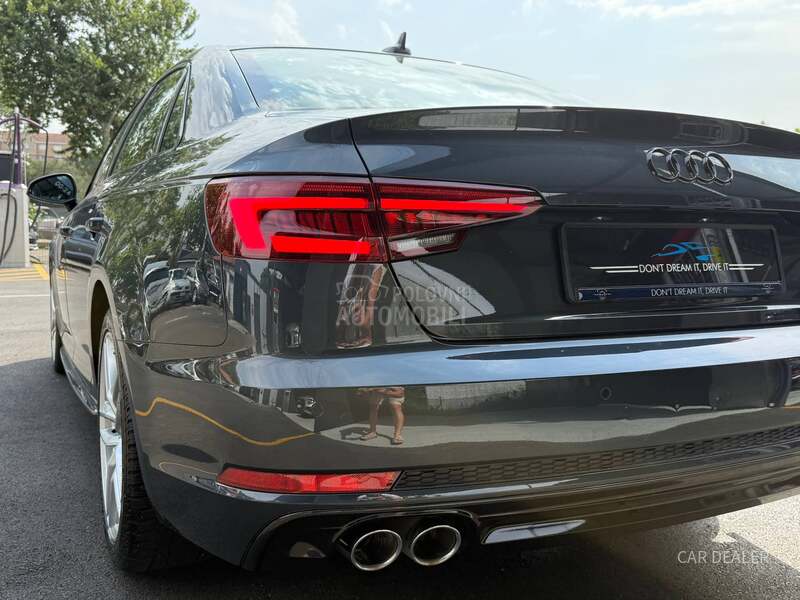 Audi A4 4x4/sline/mtrx/virt
