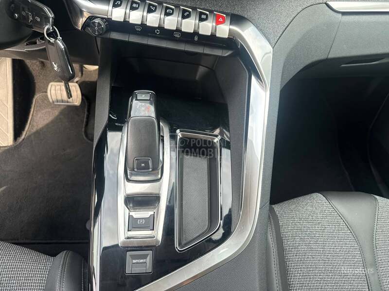 Peugeot 3008 1.5hdi ALLURE NAV