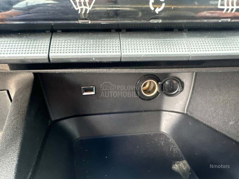 Peugeot 3008 1.5hdi ALLURE NAV