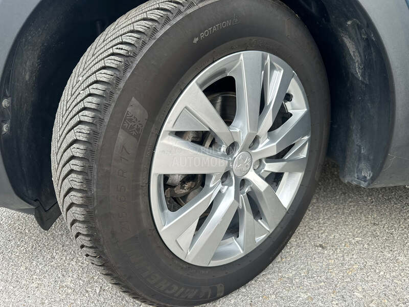 Peugeot 3008 1.5hdi NAV/KAM a/m