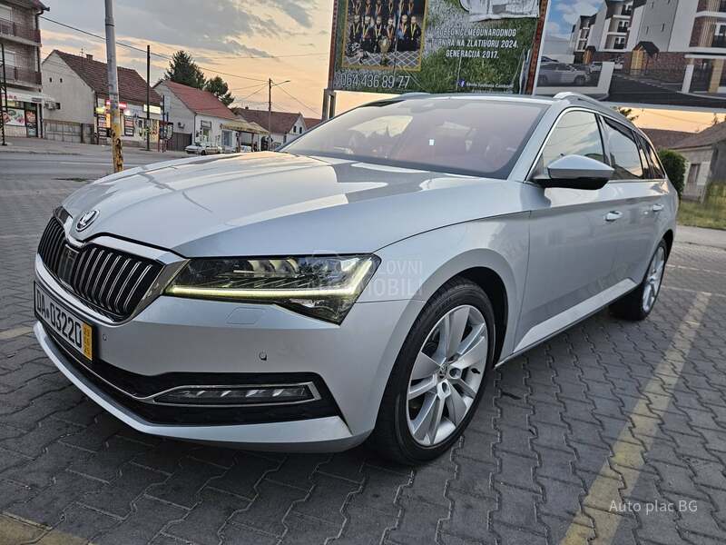 Škoda Superb 2.0TDI DSG/LED/KAM