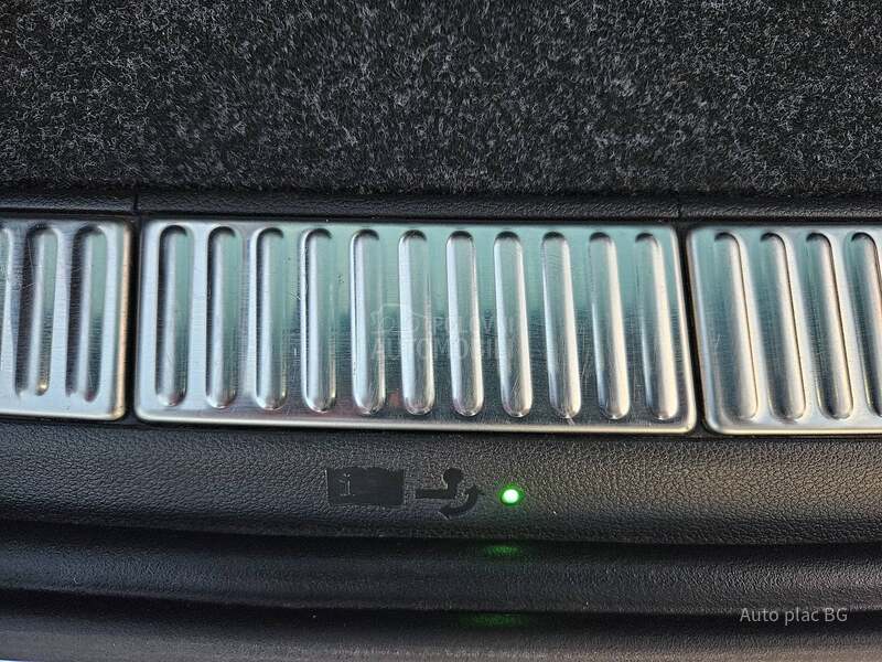 Škoda Superb 2.0TDI DSG/LED/KAM