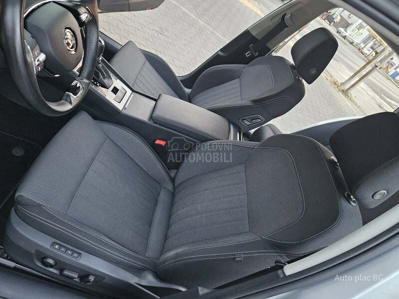 Škoda Superb 2.0TDI DSG/LED/KAM