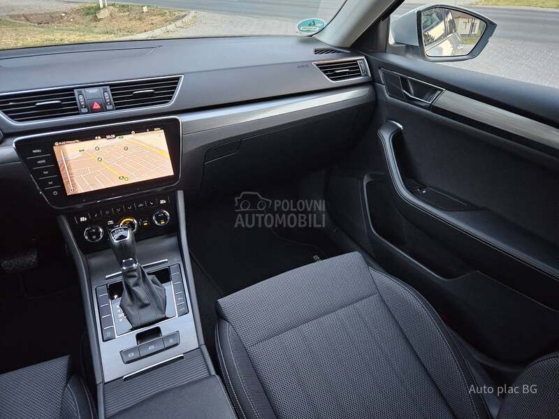 Škoda Superb 2.0TDI DSG/LED/KAM
