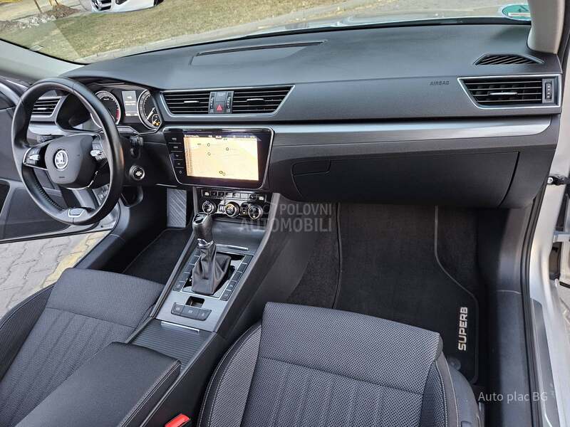 Škoda Superb 2.0TDI DSG/LED/KAM