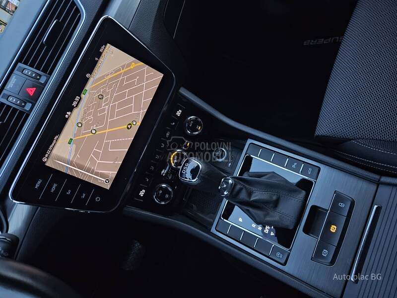 Škoda Superb 2.0TDI DSG/LED/KAM
