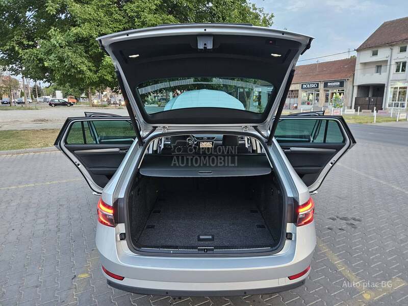 Škoda Superb 2.0TDI DSG/LED/KAM