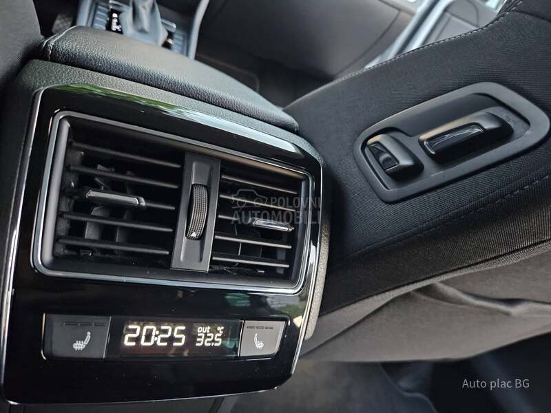 Škoda Superb 2.0TDI DSG/LED/KAM