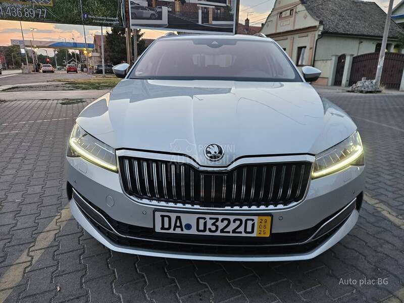 Škoda Superb 2.0TDI DSG/LED/KAM