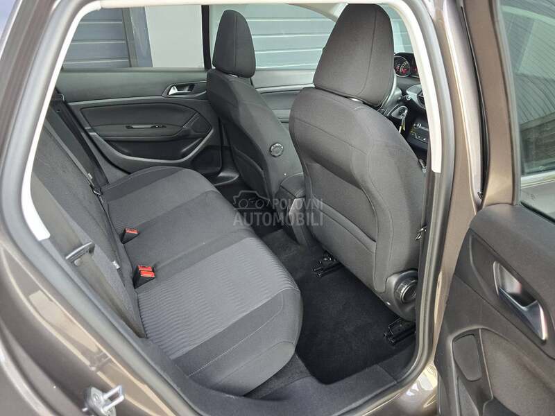 Peugeot 308 1.6 HDI PANO