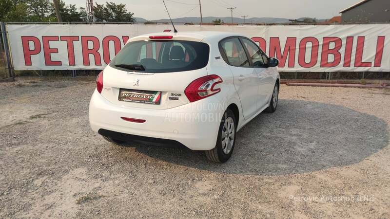 Peugeot 208 1.4 E-HDi /STYLE/NOV