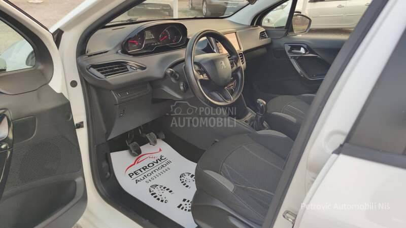 Peugeot 208 1.4 E-HDi /STYLE/NOV