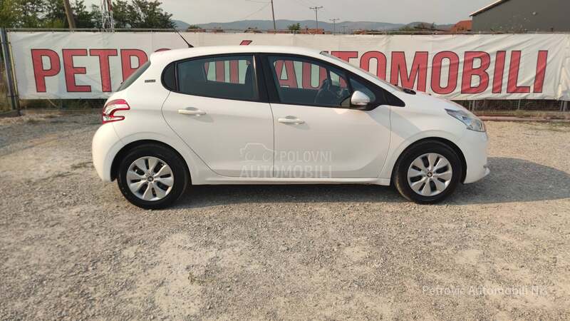 Peugeot 208 1.4 E-HDi /STYLE/NOV