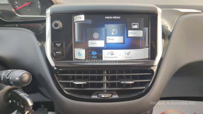 Peugeot 208 1.4 E-HDi /STYLE/NOV
