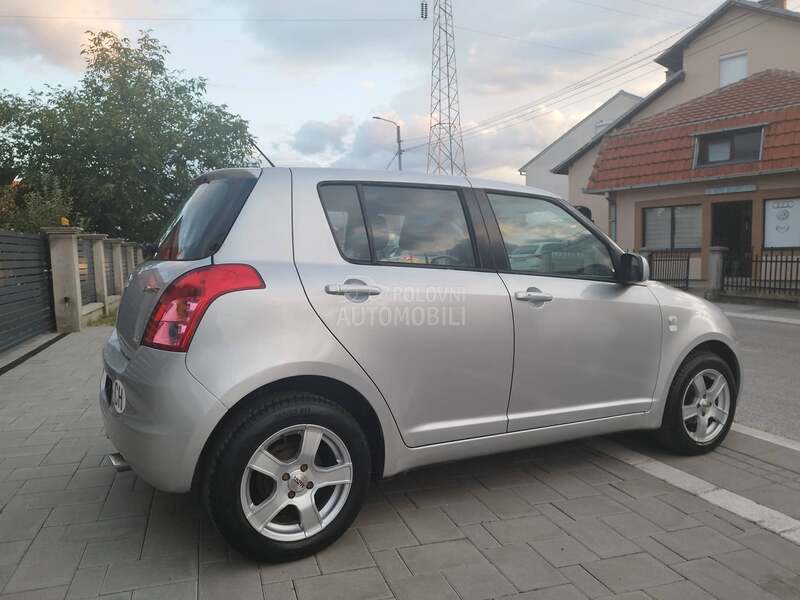 Suzuki Swift 1.3. CH 4X4