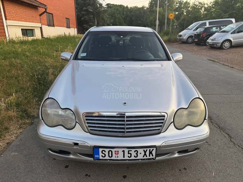Mercedes Benz C 200 Compresor 120K w
