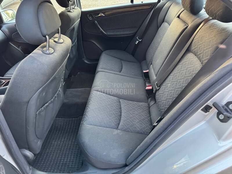 Mercedes Benz C 200 Compresor 120K w