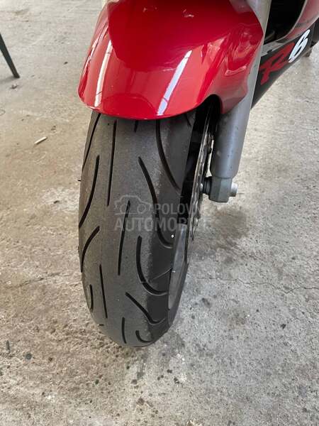 Yamaha R6