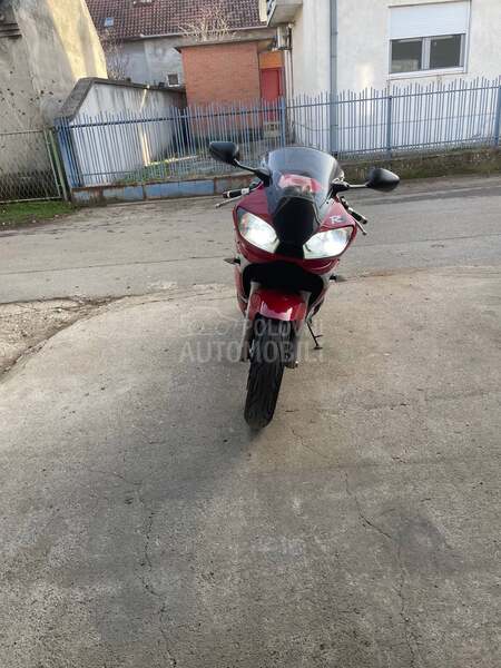 Yamaha R6