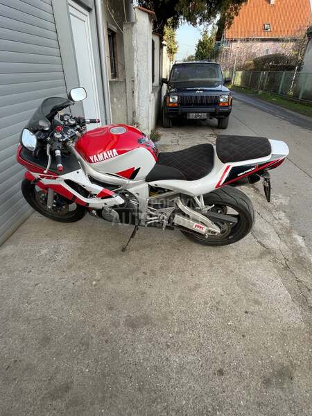 Yamaha R6