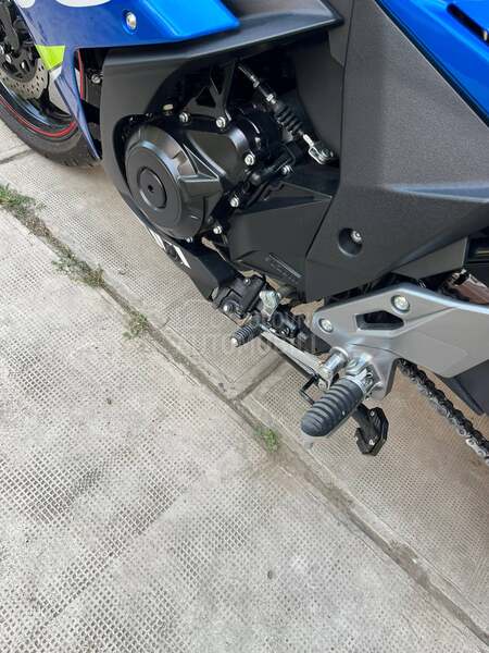 Suzuki gsx250r