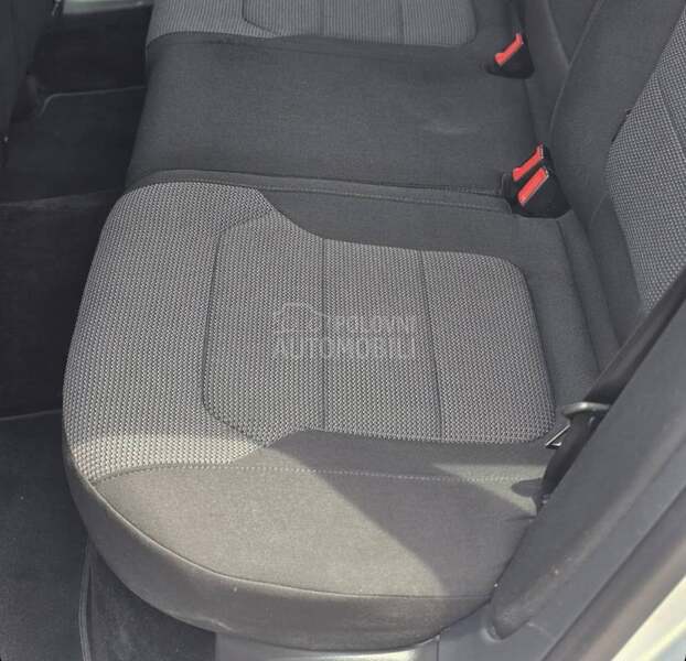 Volkswagen Passat B7 2.0 tdi/ DSG