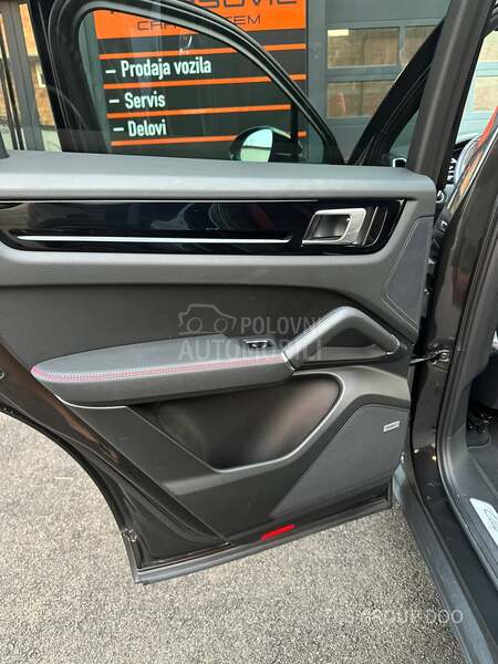Porsche Cayenne 33000