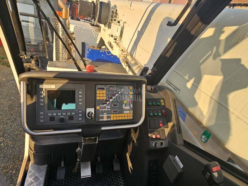 Grove GMK 2035E