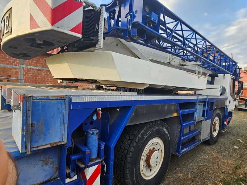 Grove GMK 2035E