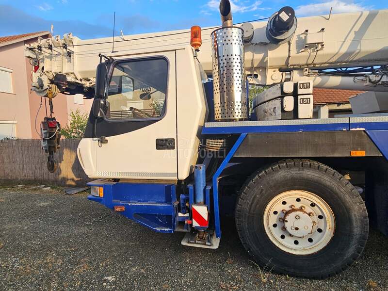 Grove GMK 2035E