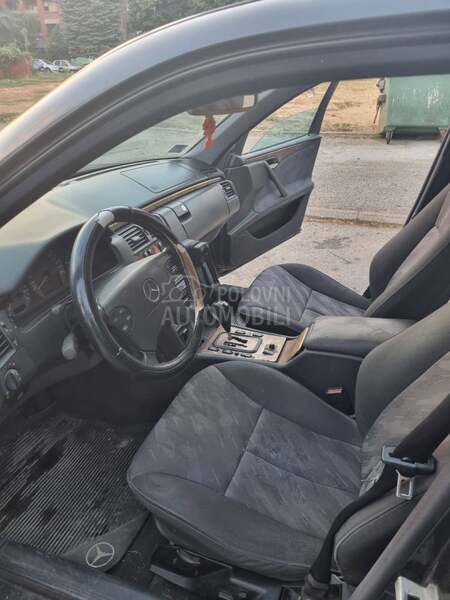 Mercedes Benz E 220 CDI