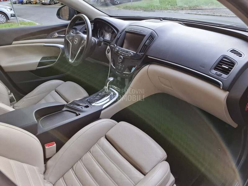 Opel Insignia 2.0 cdti COSMO 4X4