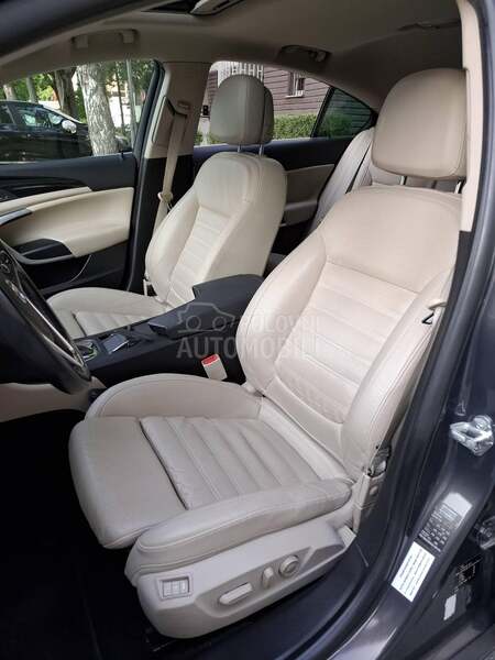 Opel Insignia 2.0 cdti COSMO 4X4