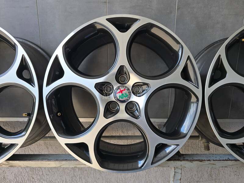 Aluminijumske felne alfa romeo original 19" 5 x 110
