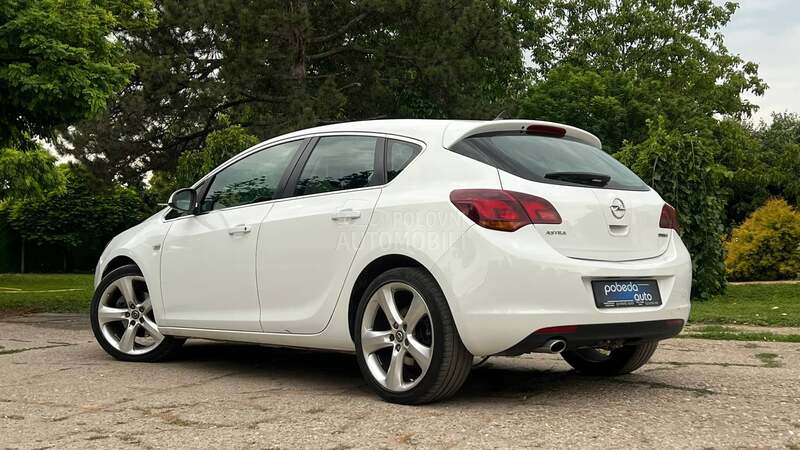 Opel Astra J TURBO