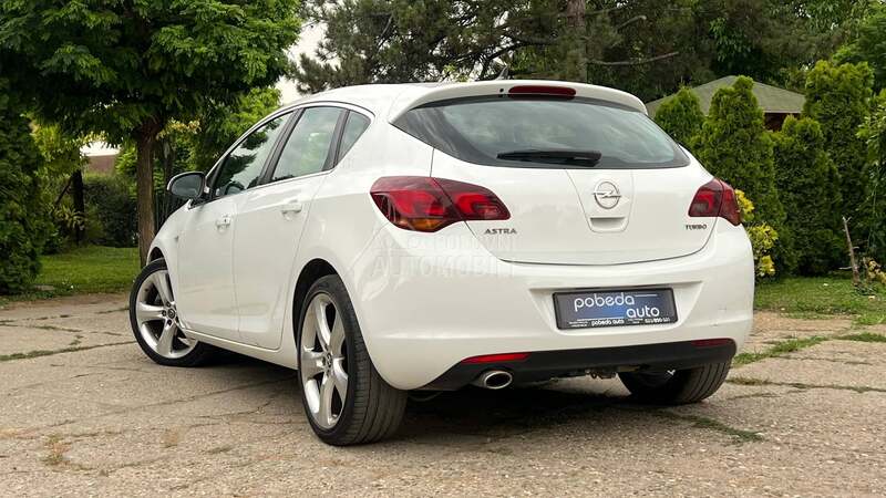 Opel Astra J TURBO
