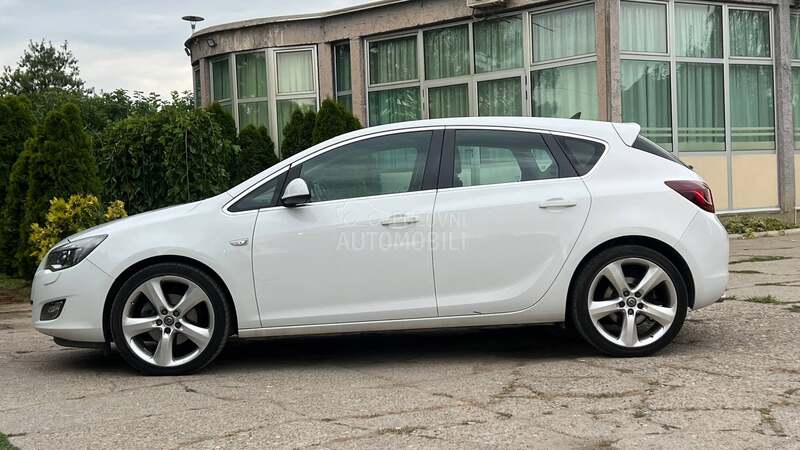 Opel Astra J TURBO
