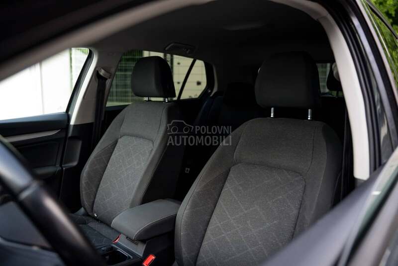 Volkswagen Golf 8 STYLE/DSG/2.0/