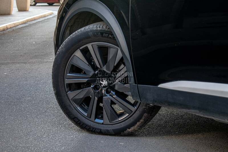 Peugeot 2008 GT LINE PANO