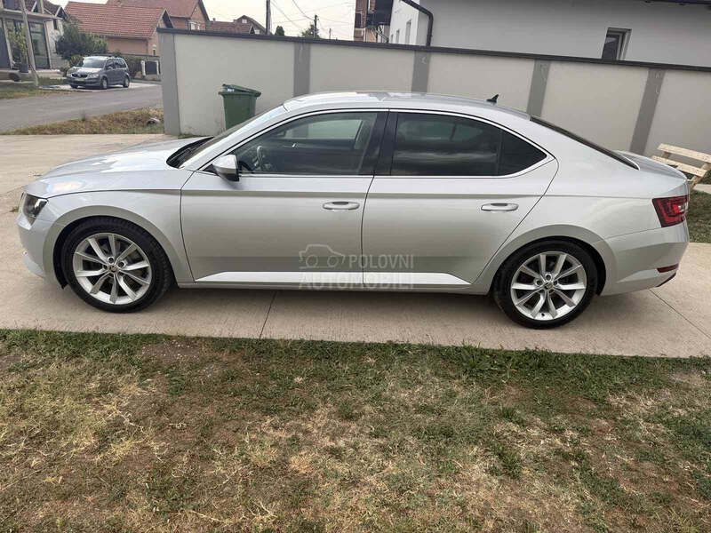 Škoda Superb 2.0 TDI DSG
