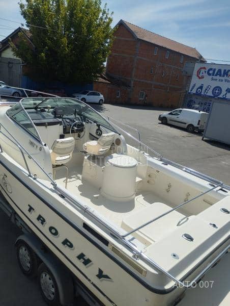 Bayliner Trophy