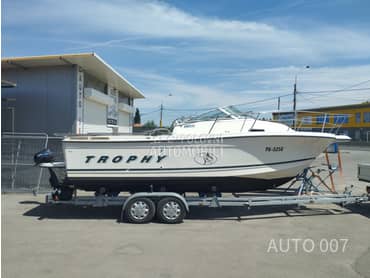 Bayliner Trophy