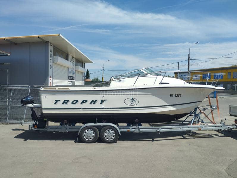 Bayliner Trophy
