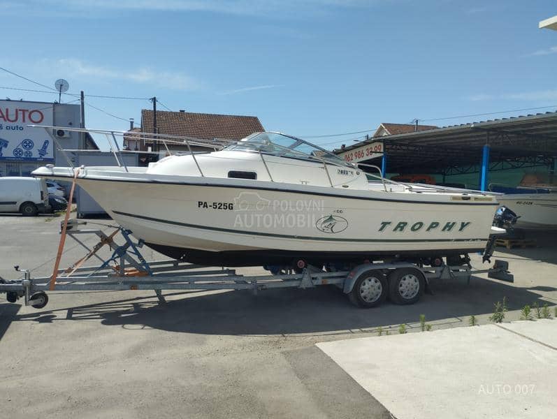 Bayliner Trophy