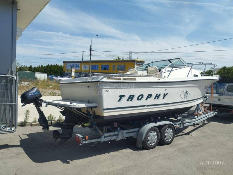 Bayliner Trophy