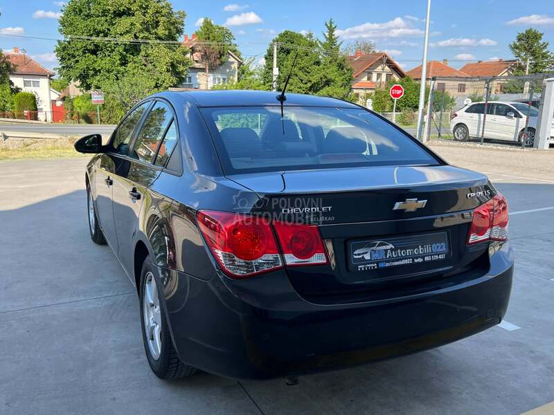 Chevrolet Cruze 1.6b LX CHAMPION
