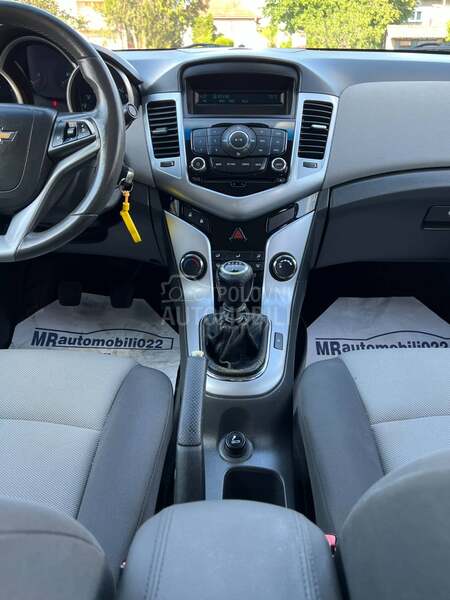 Chevrolet Cruze 1.6b LX CHAMPION