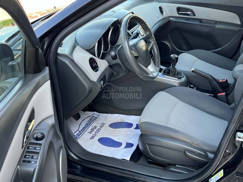 Chevrolet Cruze 1.6b LX CHAMPION